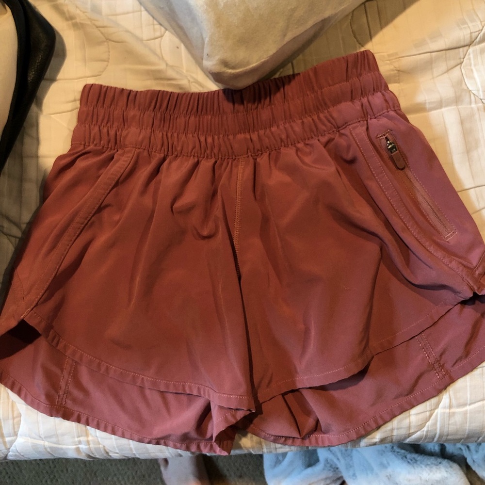 Lululemon tracker short V 4” running shorts rose